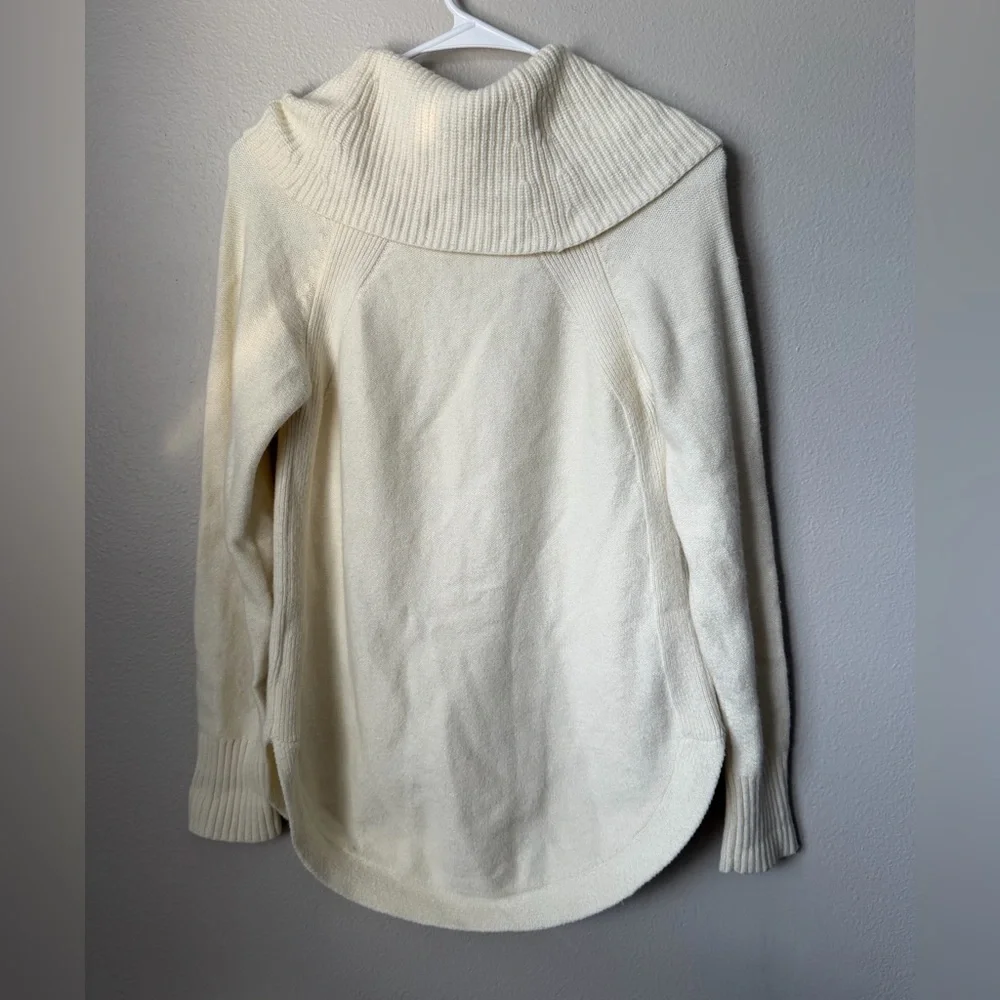 Moth Anthropologie Brenta Cowl Neck Sweater Cream Curved Hem Tunic XS Minimalist - Picture 7 of 7